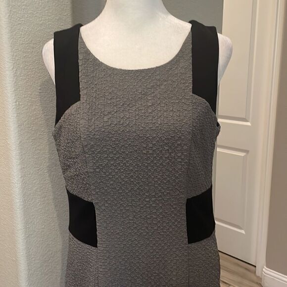 DKNY MIDI Basic Sleeveless Dress - Picture 2 of 5